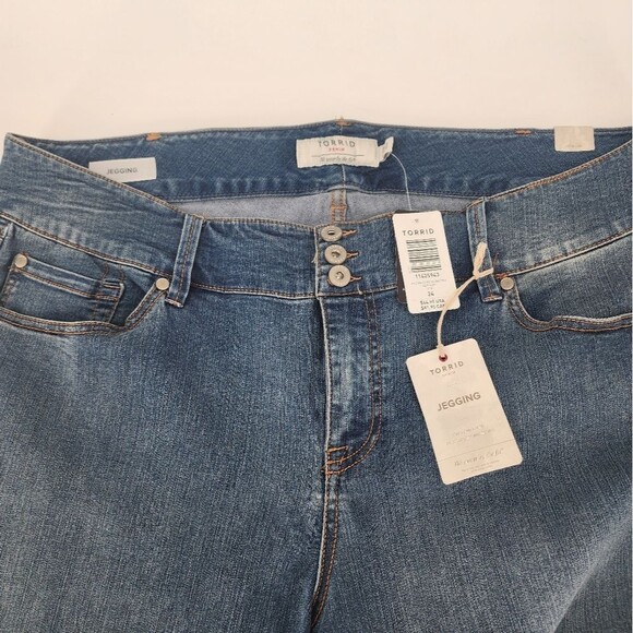 Torrid Women's Denim Jeggings Size 24R NWT - Picture 2 of 5